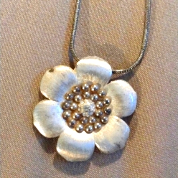 ❤️ Brighton Floriana brushed silver Flower Pendant Necklace - Picture 1 of 3